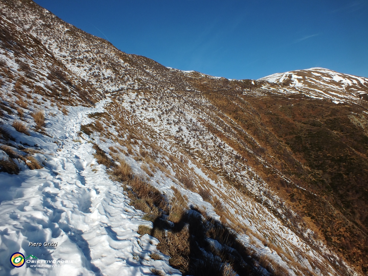 20 Sentiero in traverso innevato....JPG